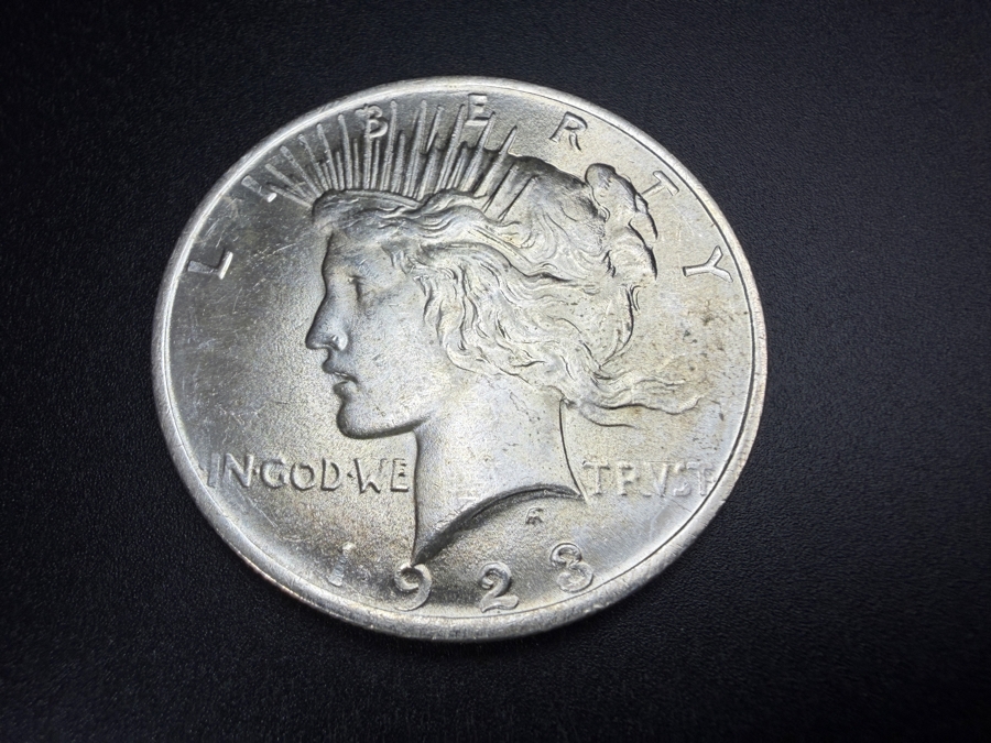 1923 Brilliant Uncirculated Peace Silver Dollar [Photo 2]