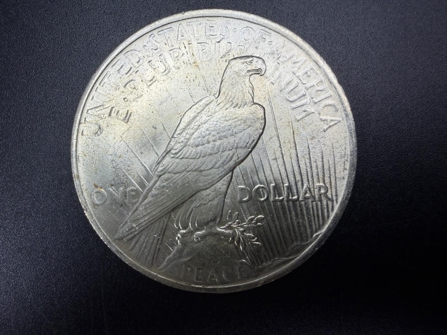 1923 Brilliant Uncirculated Peace Silver Dollar [Photo 3]