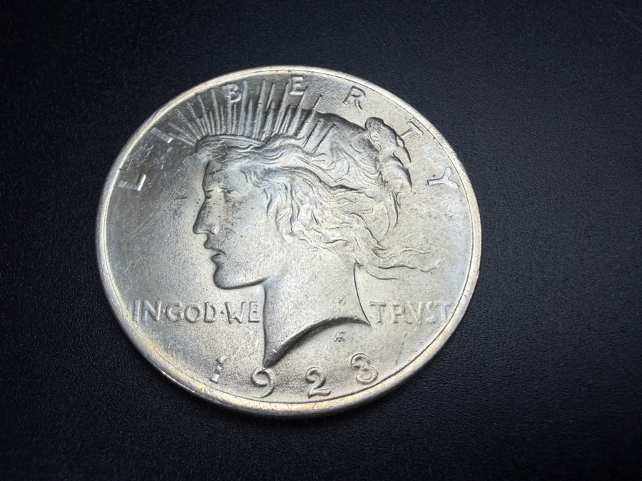 1923 Brilliant Uncirculated Peace Silver Dollar [Photo 2]