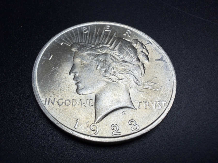1923 Brilliant Uncirculated Peace Silver Dollar [Photo 2]