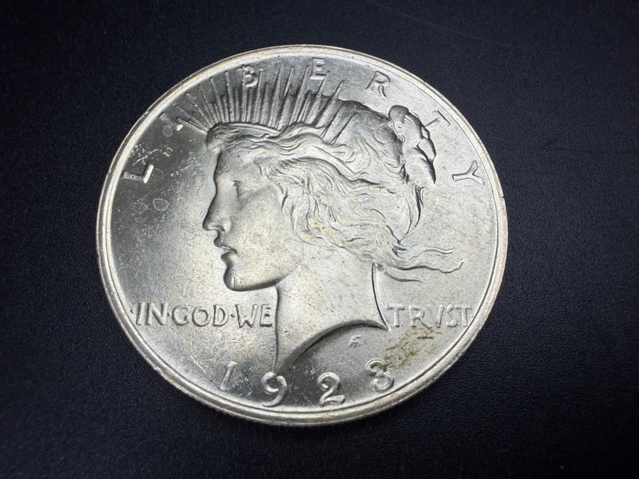 1923 Brilliant Uncirculated Peace Silver Dollar [Photo 2]