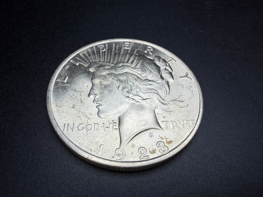1923 Brilliant Uncirculated Peace Silver Dollar [Photo 2]