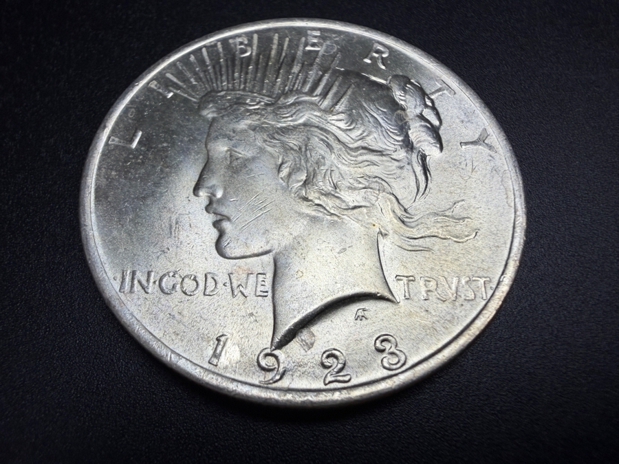 1923 Brilliant Uncirculated Peace Silver Dollar [Photo 2]