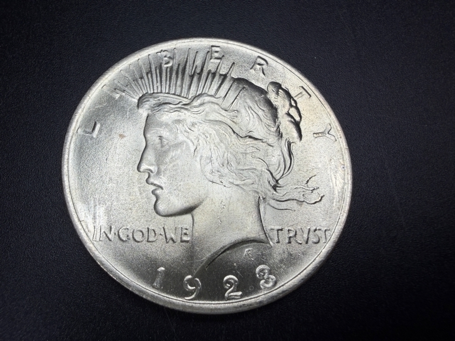 1923 Brilliant Uncirculated Peace Silver Dollar [Photo 2]