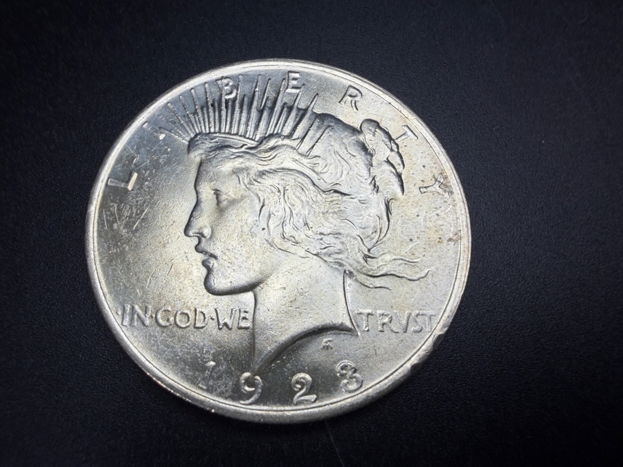 1923 Brilliant Uncirculated Peace Silver Dollar [Photo 2]