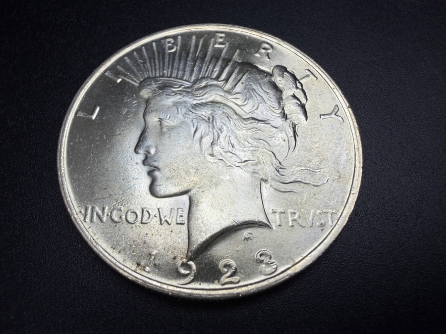 1923 Brilliant Uncirculated Peace Silver Dollar [Photo 2]