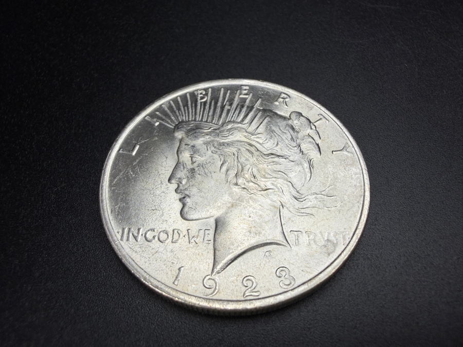 1923 Brilliant Uncirculated Peace Silver Dollar [Photo 2]