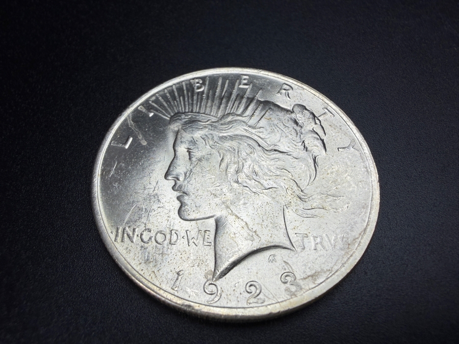 1923 Brilliant Uncirculated Peace Silver Dollar [Photo 2]