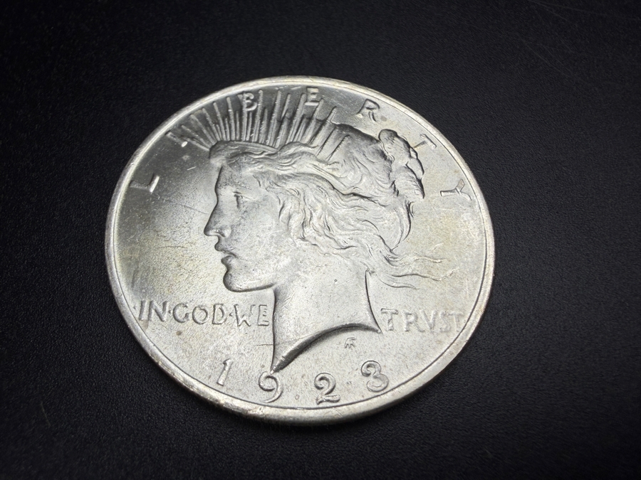 1923 Brilliant Uncirculated Peace Silver Dollar [Photo 2]