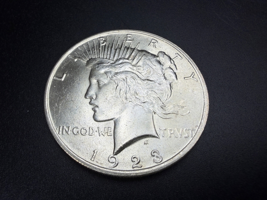 1923 Brilliant Uncirculated Peace Silver Dollar [Photo 2]