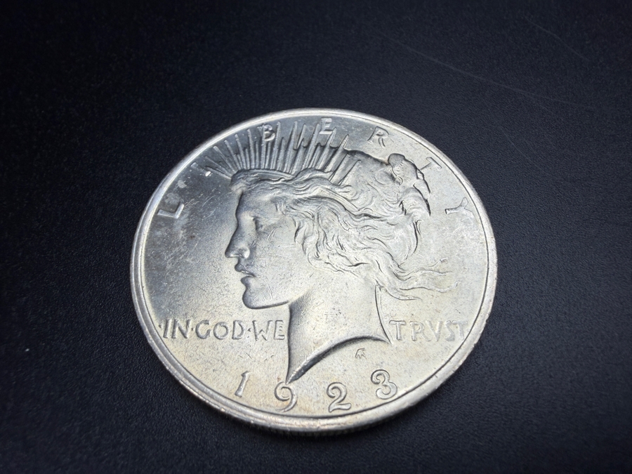 1923 Brilliant Uncirculated Peace Silver Dollar [Photo 2]