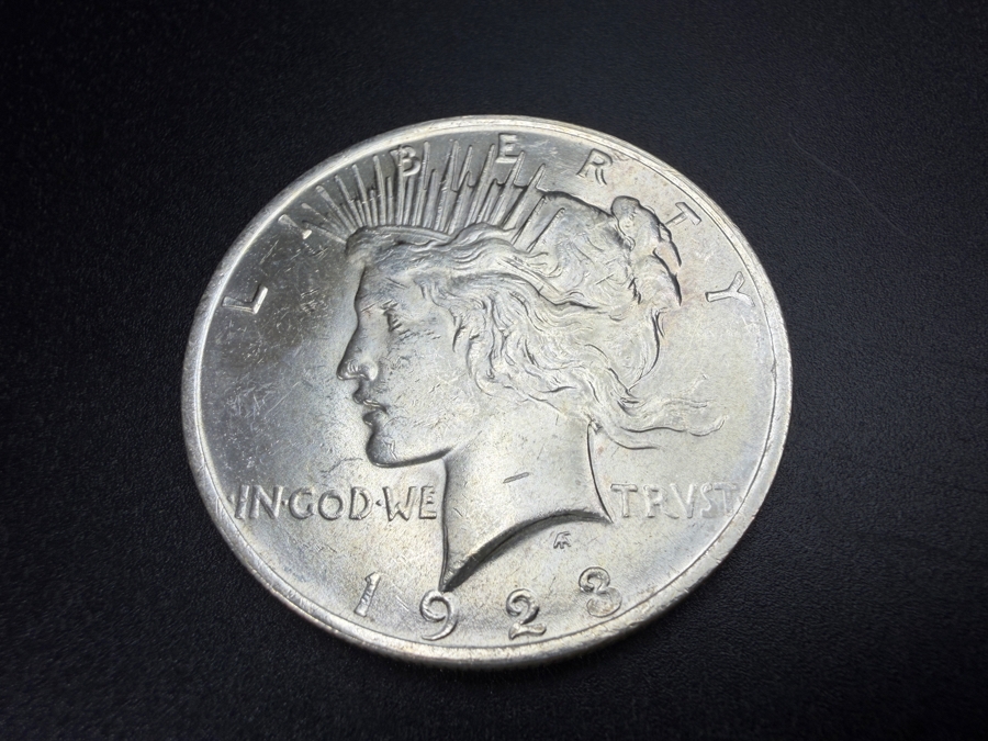 1923 Brilliant Uncirculated Peace Silver Dollar [Photo 2]