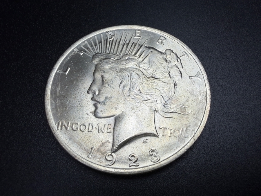 1923 Brilliant Uncirculated Peace Silver Dollar [Photo 2]
