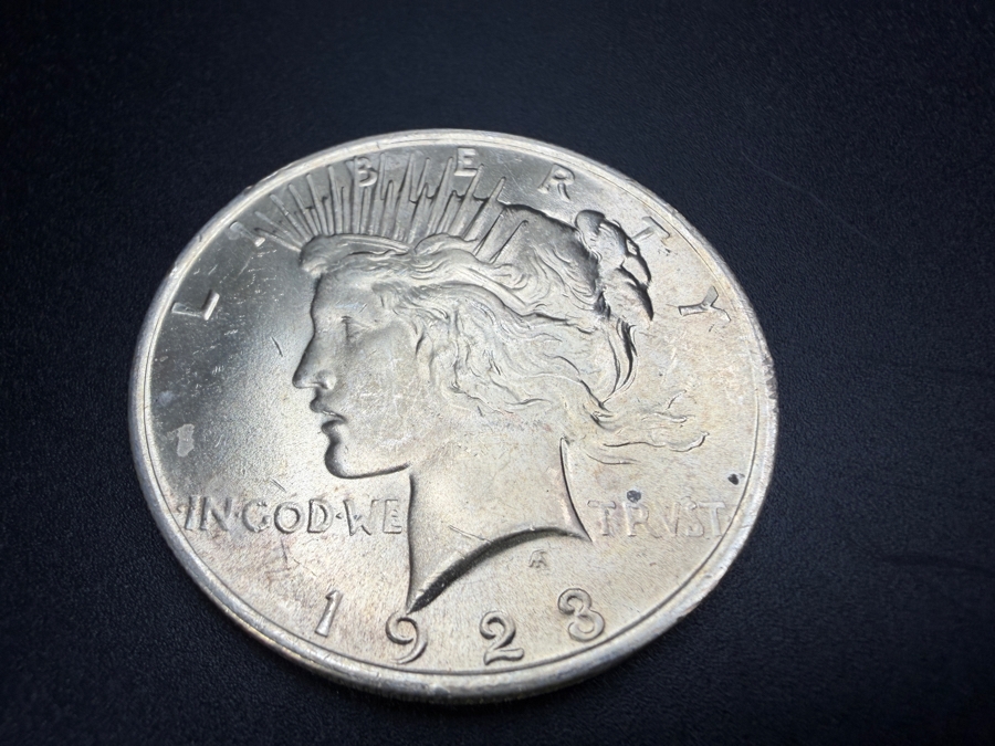 1923 Brilliant Uncirculated Peace Silver Dollar [Photo 2]