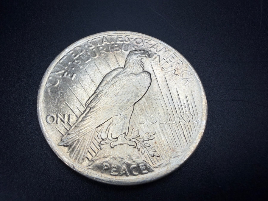 1923 Brilliant Uncirculated Peace Silver Dollar [Photo 4]