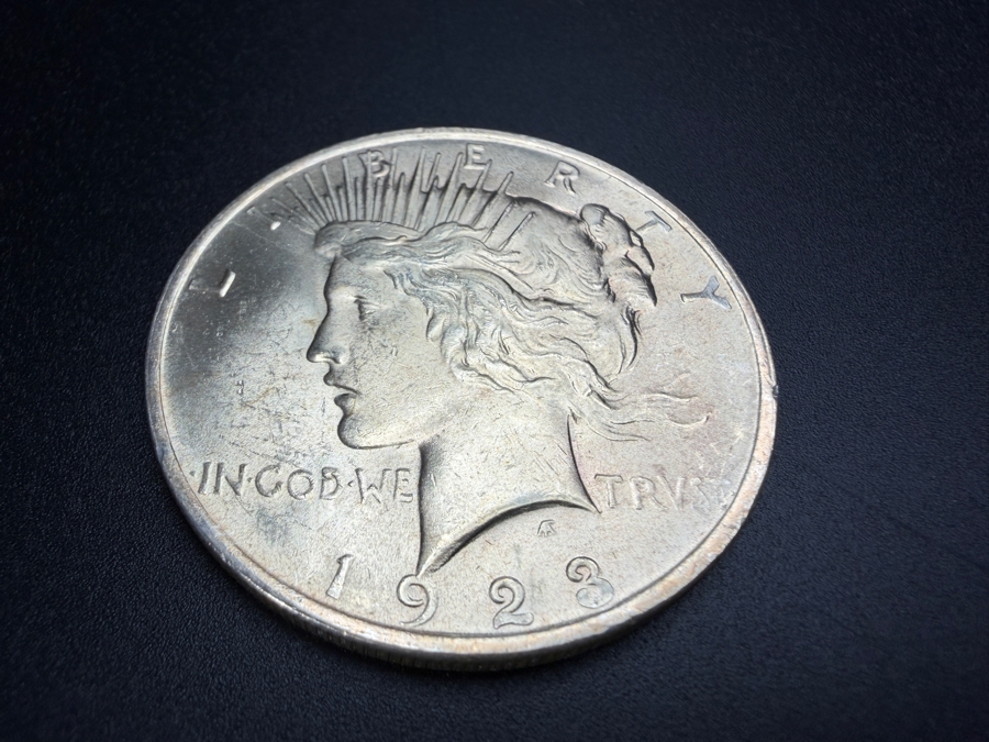 1923 Brilliant Uncirculated Peace Silver Dollar [Photo 2]