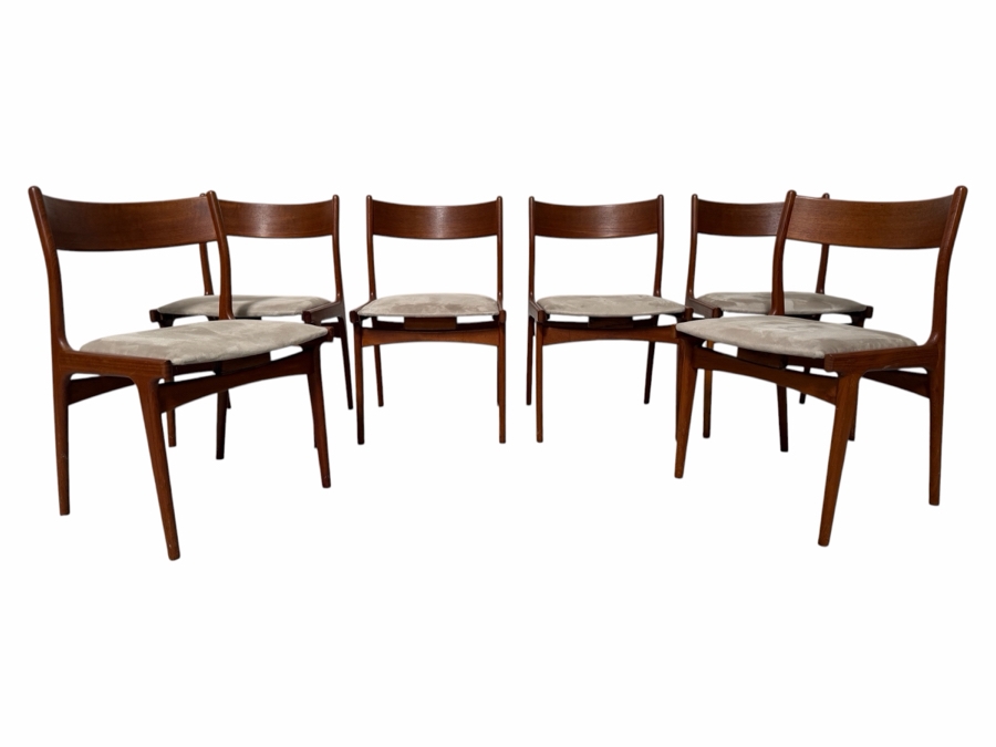 Vintage Danish Mid-Century Modern Henning Kjaernulf Model 62 Dining Table for Sorø Stolefabrik in Denmark 49'W X (128'L with Leaves / 49'L without Leaves) X 29'H with (6) Danish Modern Teak Dining Chairs Attributed to Johannes Andersen for Bramin Mobler [Photo 24]