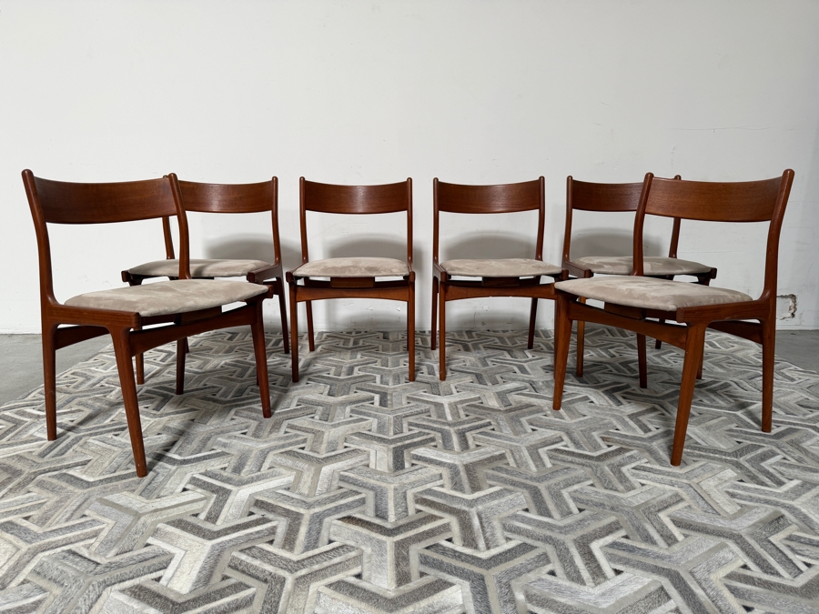 Vintage Danish Mid-Century Modern Henning Kjaernulf Model 62 Dining Table for Sorø Stolefabrik in Denmark 49'W X (128'L with Leaves / 49'L without Leaves) X 29'H with (6) Danish Modern Teak Dining Chairs Attributed to Johannes Andersen for Bramin Mobler [Photo 4]