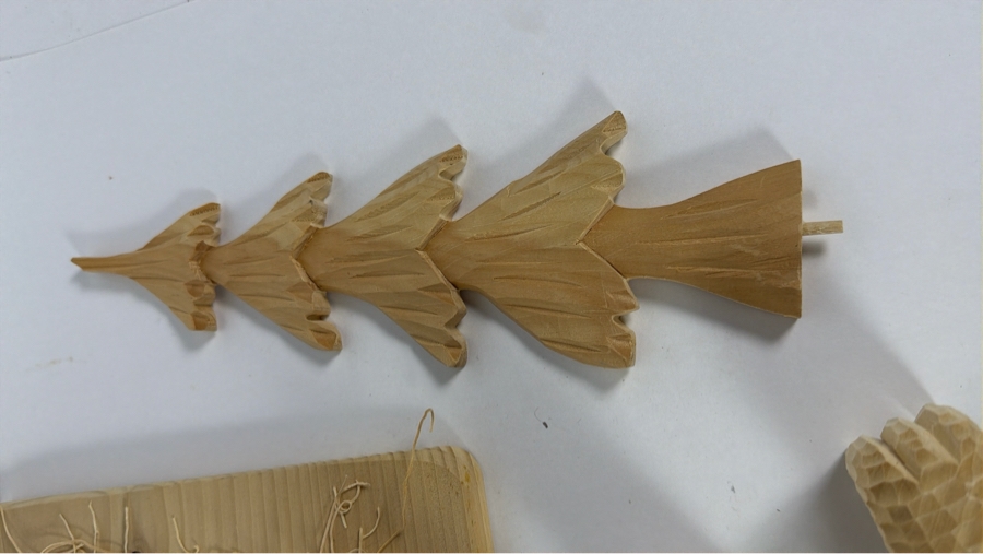 Vintage Phillipine Hand Carved Wood Nativity Scene Holiday Set With Figurines [Photo 4]