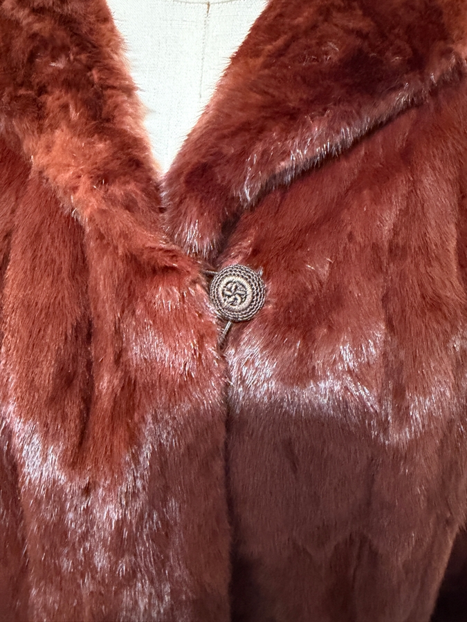Vintage Williams Furs Glendale Red Brown Real Fur Short Jacket With Floral Pattern Lining 16'W X 26'L [Photo 3]