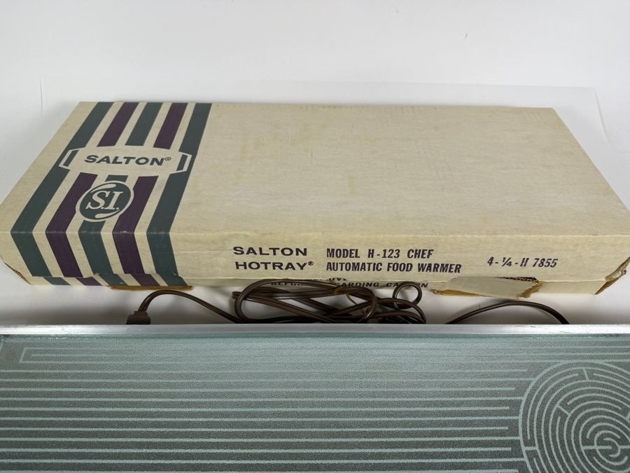 Set Of Two Vintage Salton Hotray Electric Warming Trays With Walnut Handles And Original Box 19.5'W - 25'W [Photo 5]