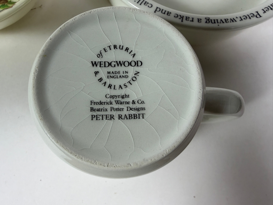 Ten Piece Lot Vintage Wedgwood and Royal Doulton Beatrix Potter and Peter Rabbit Ceramic Nurseryware Dishes [Photo 13]