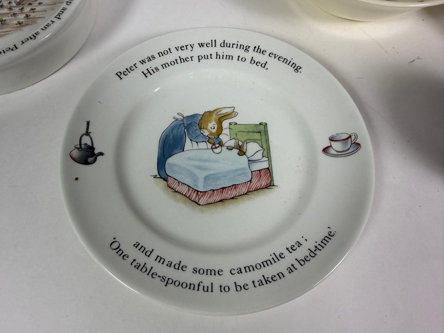 Ten Piece Lot Vintage Wedgwood and Royal Doulton Beatrix Potter and Peter Rabbit Ceramic Nurseryware Dishes [Photo 16]