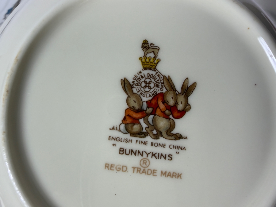 Ten Piece Lot Vintage Wedgwood and Royal Doulton Beatrix Potter and Peter Rabbit Ceramic Nurseryware Dishes [Photo 11]
