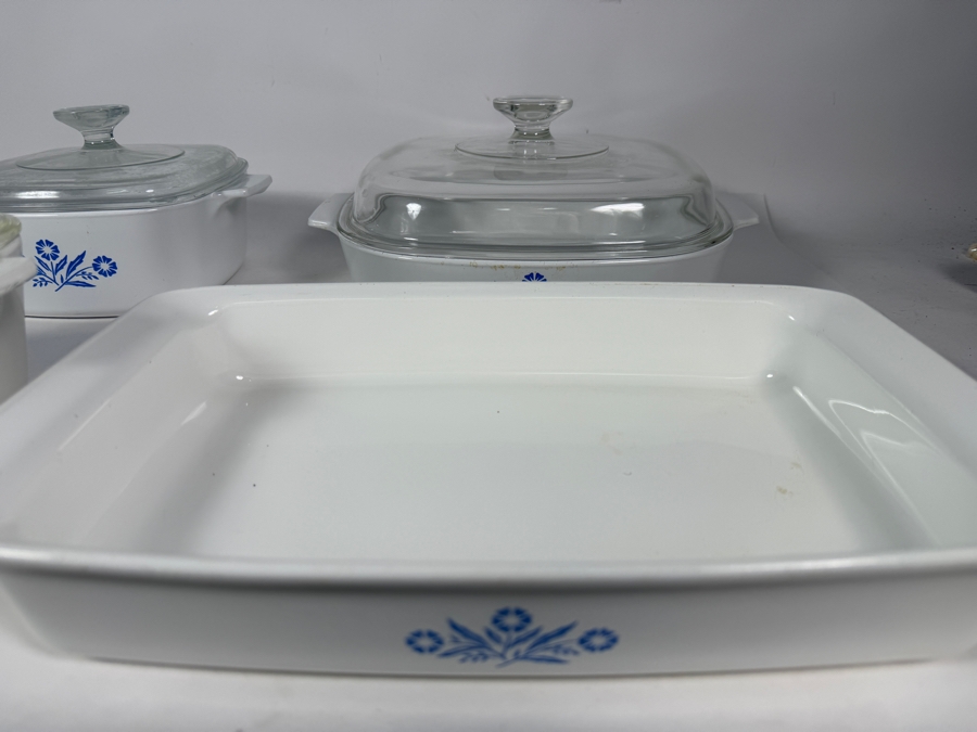 Four Piece Lot Vintage CorningWare Blue Cornflower Casserole Dishes And Lids [Photo 5]