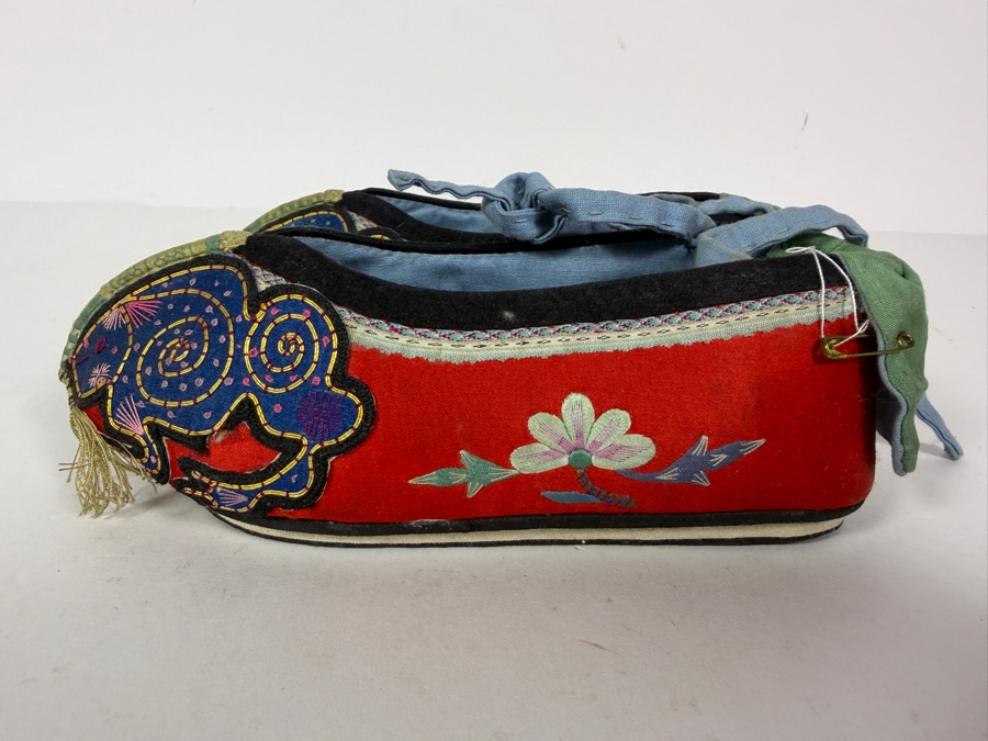 Antique Chinese Hand Embroidered Silk Child Lotus Shoes 7'L [Photo 6]