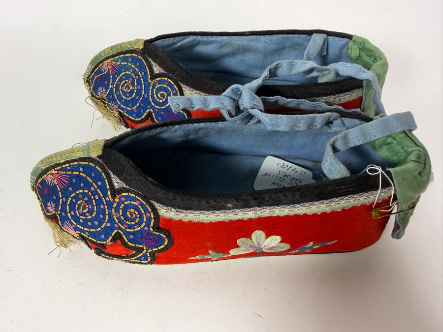 Antique Chinese Hand Embroidered Silk Child Lotus Shoes 7'L [Photo 9]