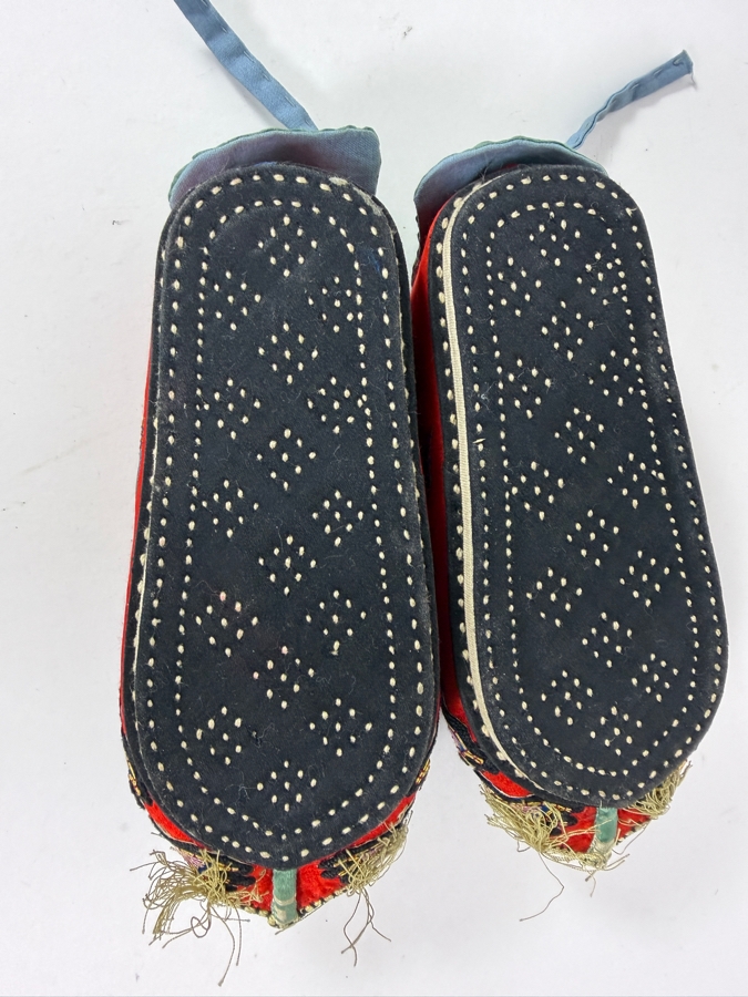 Antique Chinese Hand Embroidered Silk Child Lotus Shoes 7'L [Photo 11]