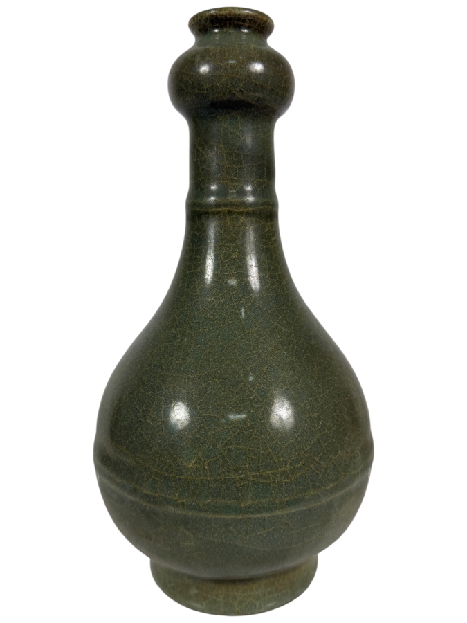 Vintage Chinese Archaistic Song Style Celadon Green Crackle Glaze Garlic Mouth Porcelain Vase 9.25'H
