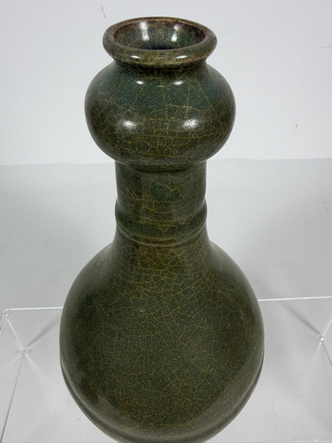 Vintage Chinese Archaistic Song Style Celadon Green Crackle Glaze Garlic Mouth Porcelain Vase 9.25'H [Photo 3]