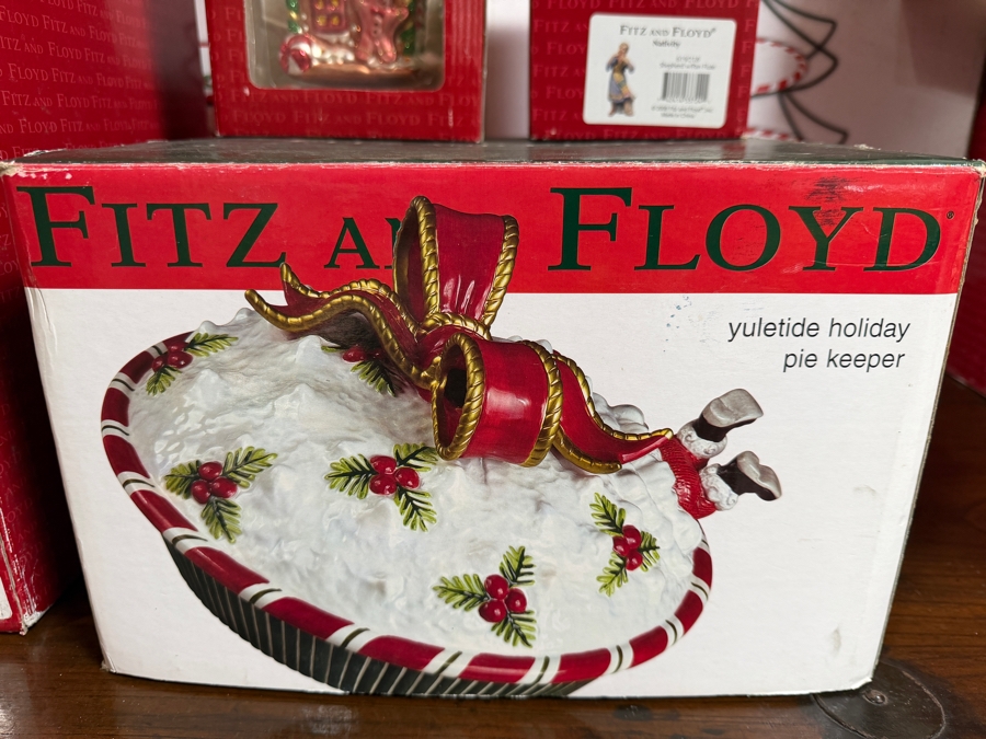 Eight Piece Lot of Vintage Fitz And Floyd Christmas Ceramic Holiday Tableware And Ornaments In Original Boxes [Photo 2]