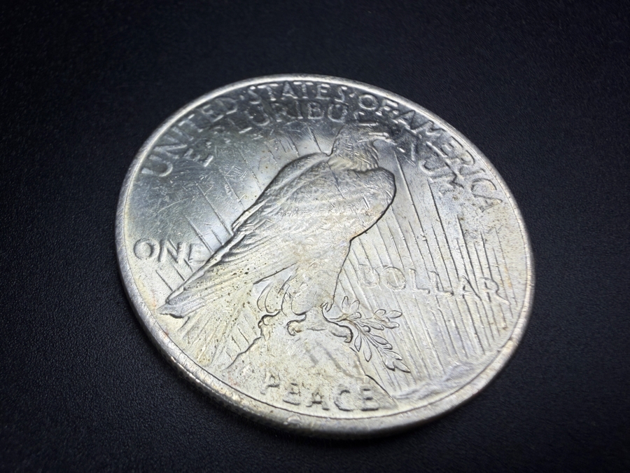 1922 Brilliant Uncirculated Peace Silver Dollar [Photo 4]