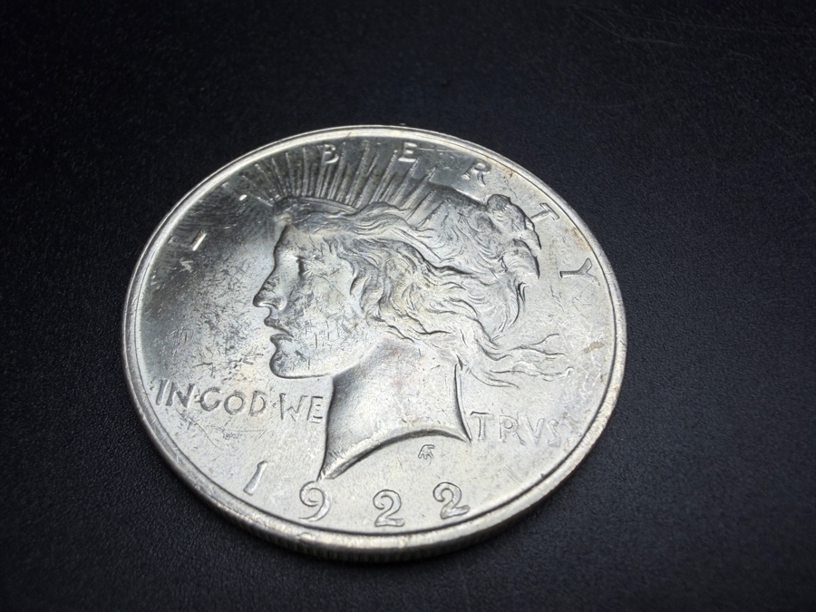 1922 Brilliant Uncirculated Peace Silver Dollar [Photo 2]
