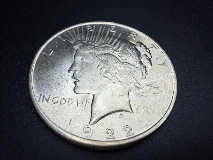 1922 Brilliant Uncirculated Peace Silver Dollar [Photo 2]