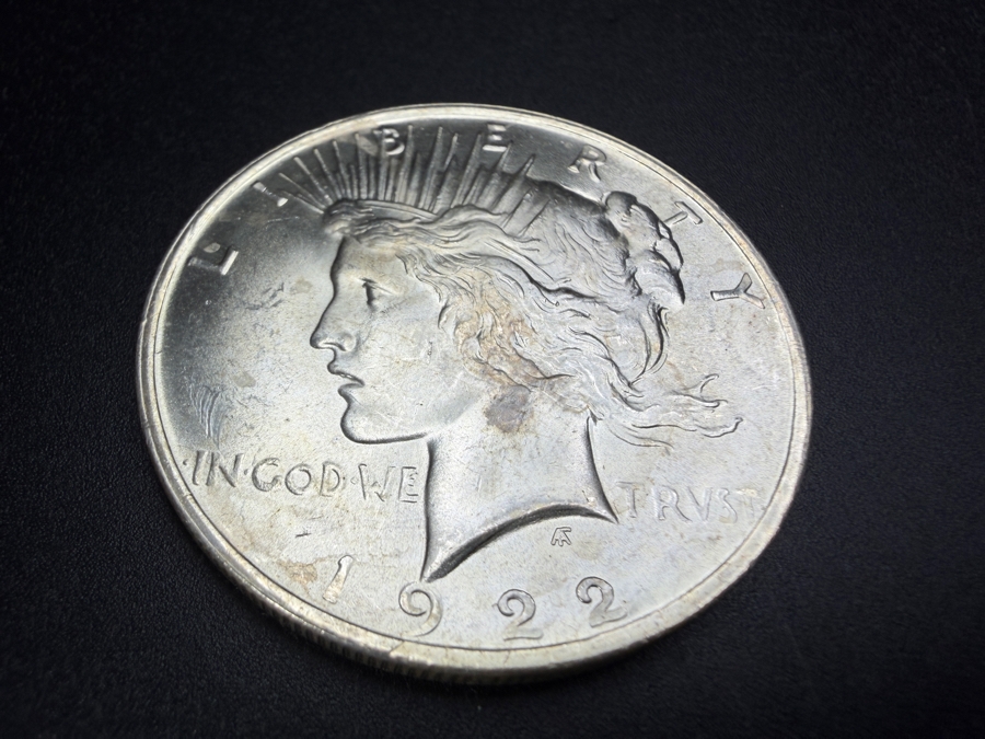 1922 Brilliant Uncirculated Peace Silver Dollar [Photo 2]
