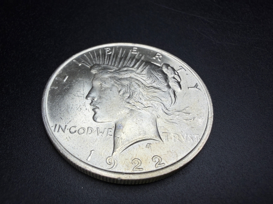 1922 Brilliant Uncirculated Peace Silver Dollar [Photo 2]