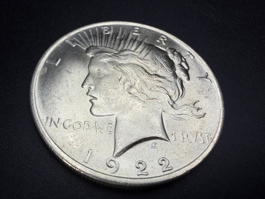 1922 Brilliant Uncirculated Peace Silver Dollar [Photo 2]