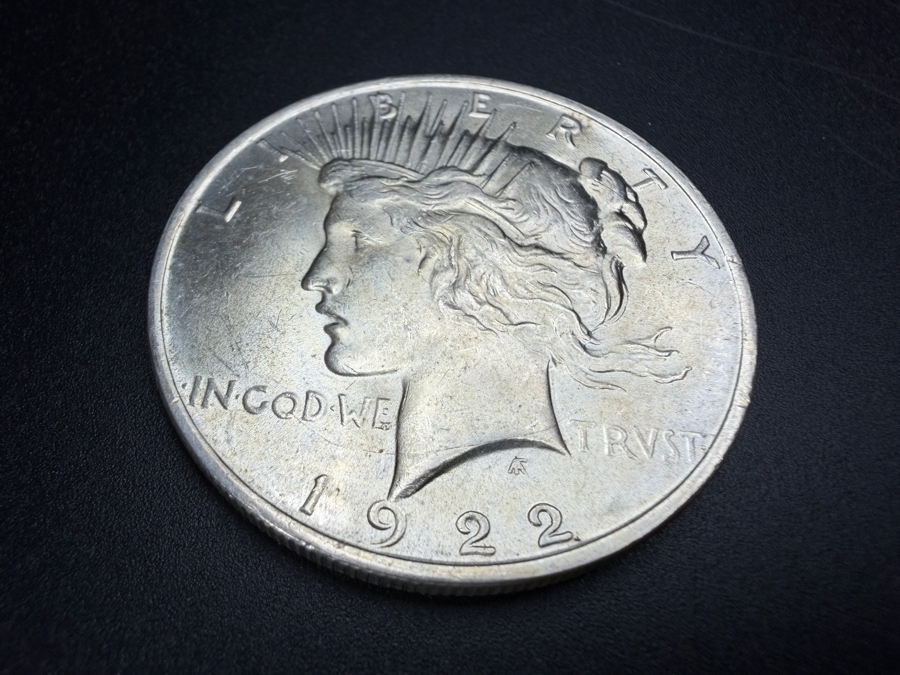 1922 Brilliant Uncirculated Peace Silver Dollar [Photo 2]