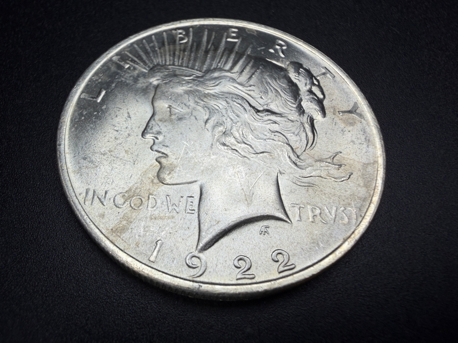 1922 Brilliant Uncirculated Peace Silver Dollar [Photo 2]