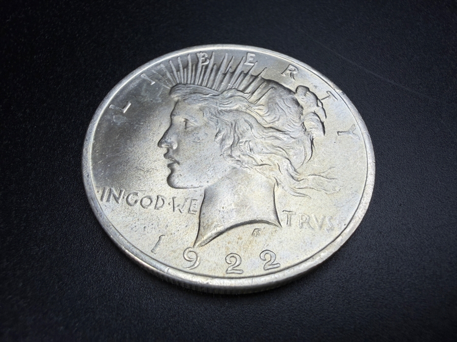 1922 Brilliant Uncirculated Peace Silver Dollar [Photo 2]