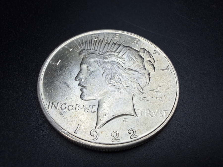 1922 Brilliant Uncirculated Peace Silver Dollar [Photo 2]