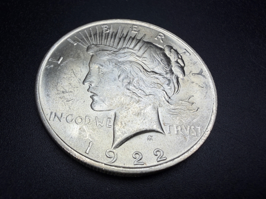 1922 Brilliant Uncirculated Peace Silver Dollar [Photo 2]