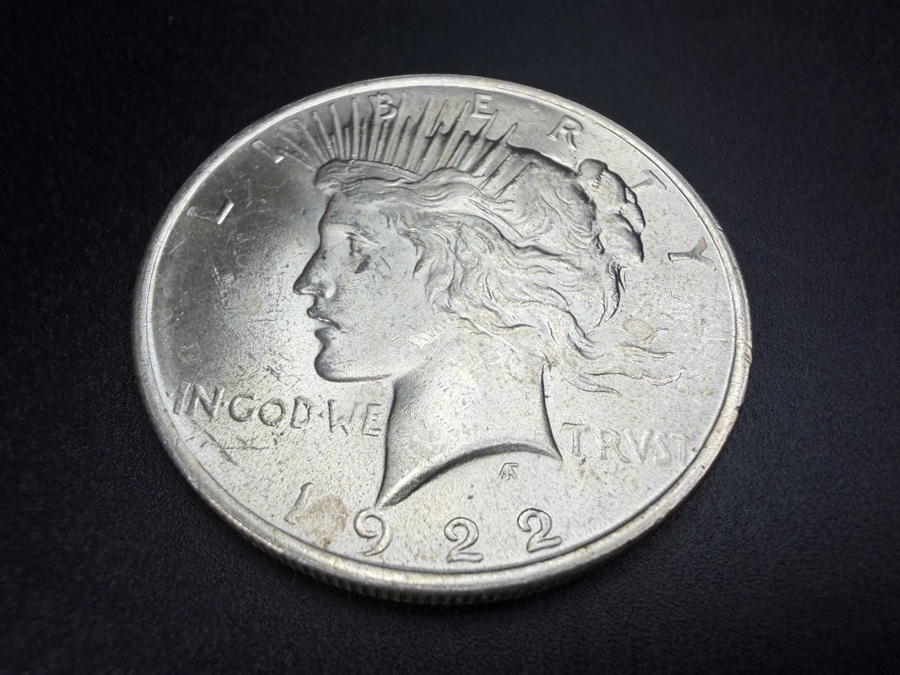 1922 Brilliant Uncirculated Peace Silver Dollar [Photo 2]