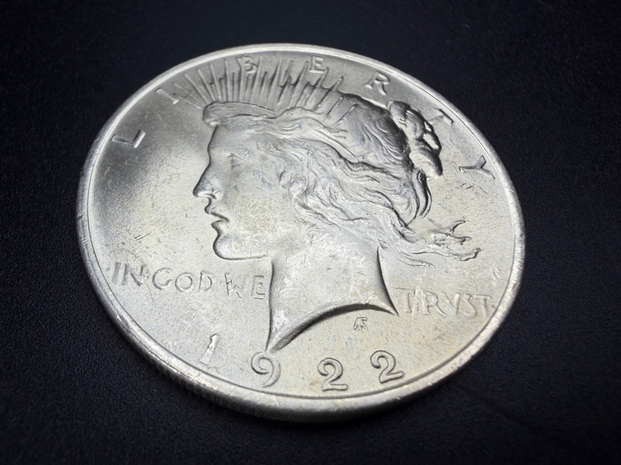 1922 Brilliant Uncirculated Peace Silver Dollar [Photo 2]