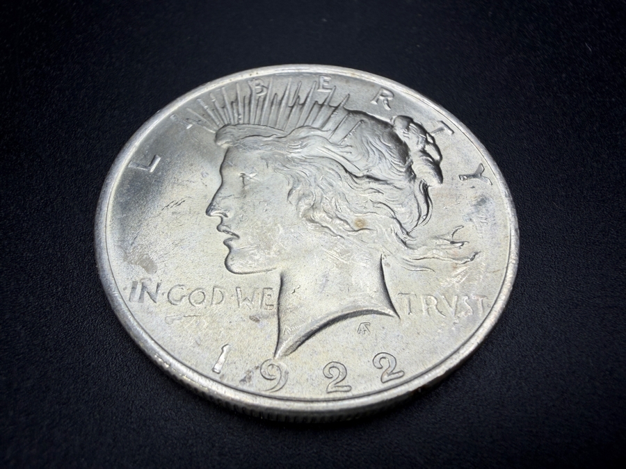 1922 Brilliant Uncirculated Peace Silver Dollar [Photo 2]