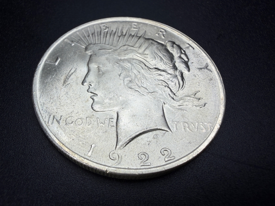 1922 Brilliant Uncirculated Peace Silver Dollar [Photo 2]